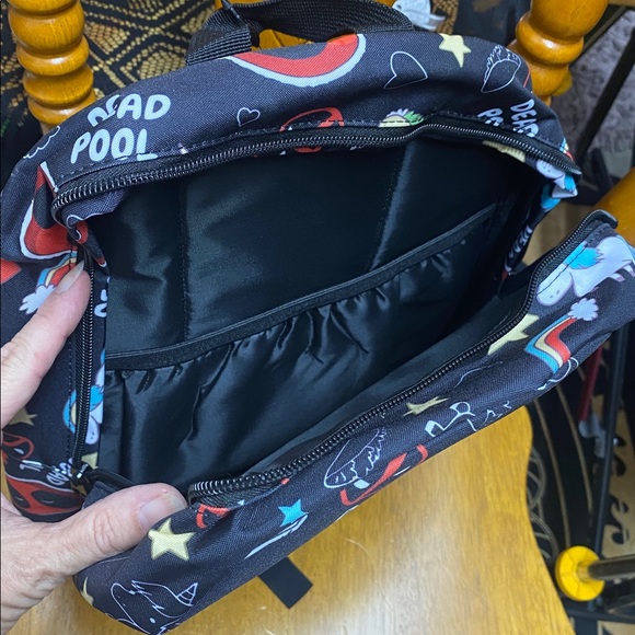 Deadpool backpack - Picture 4 of 4